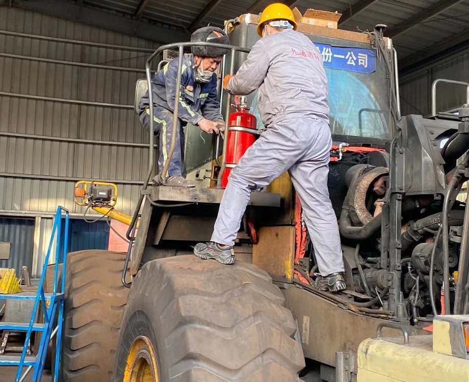 车辆发动机自动灭火装置