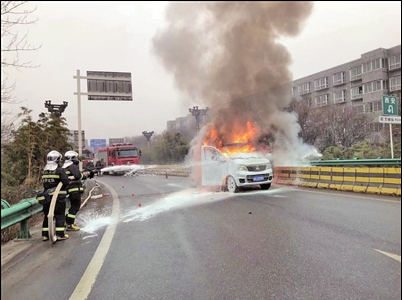 车辆发动机舱加装自动灭火设备
